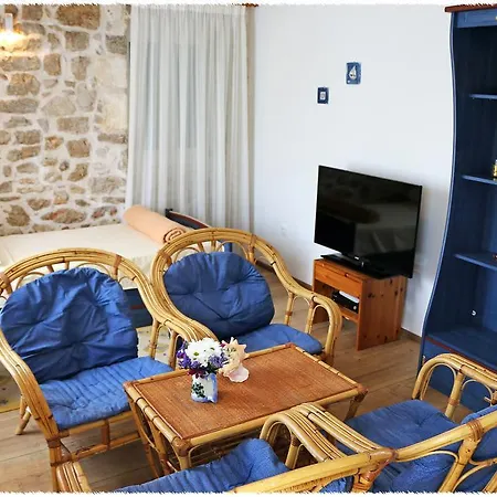 Апартаменты Dane Примоштен