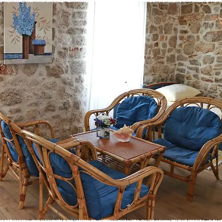 Dane Примоштен